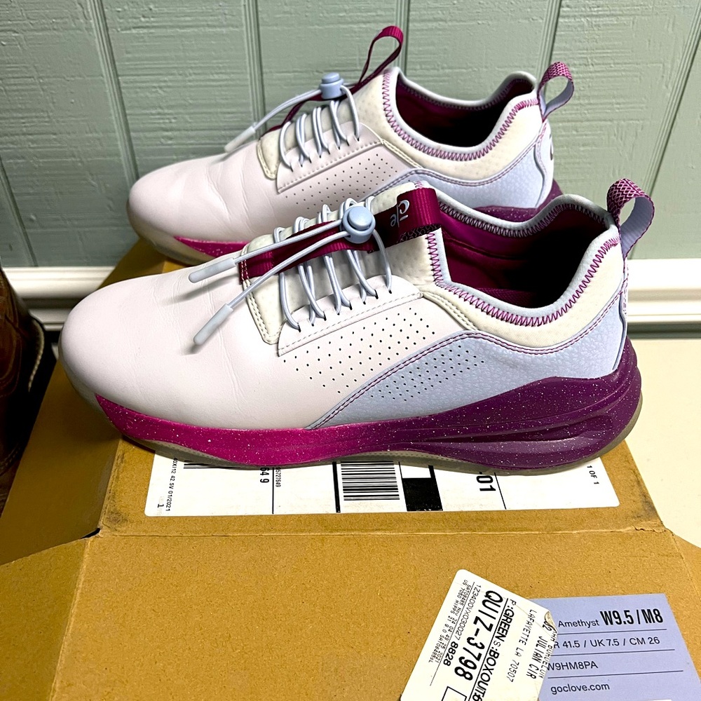 Purple and white Clove sneakers
